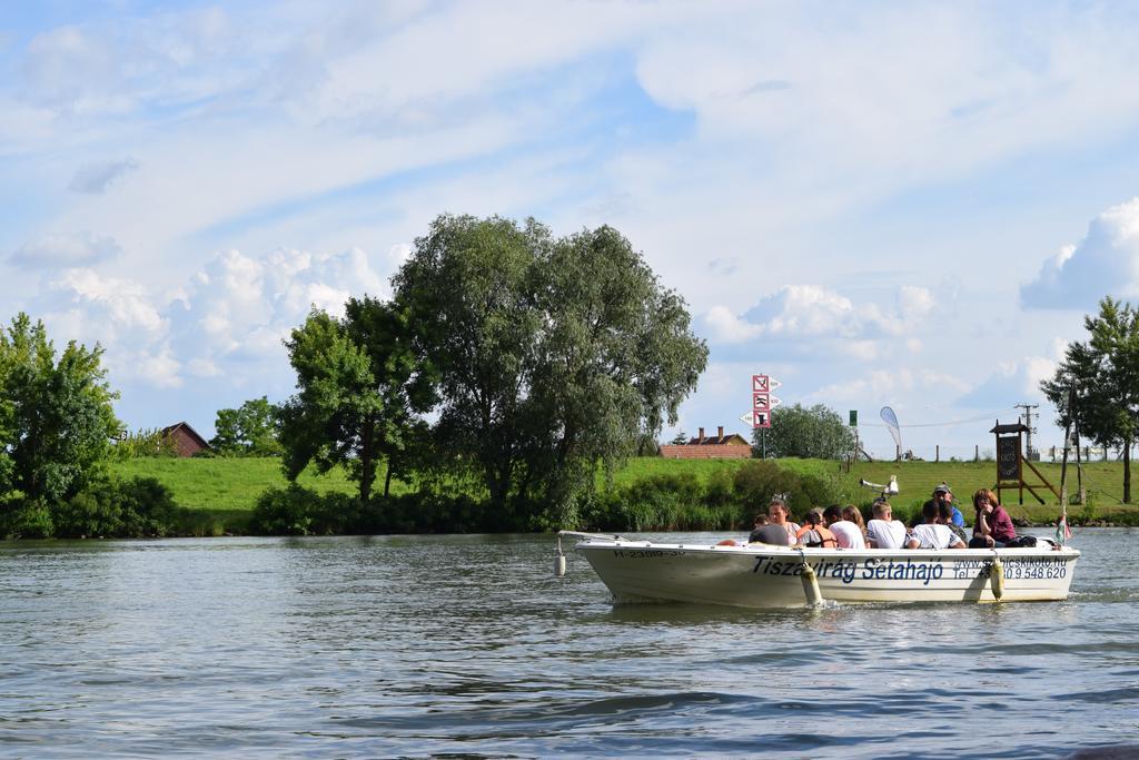 Ladik Vendeghaz Hotel Tiszafured Luaran gambar