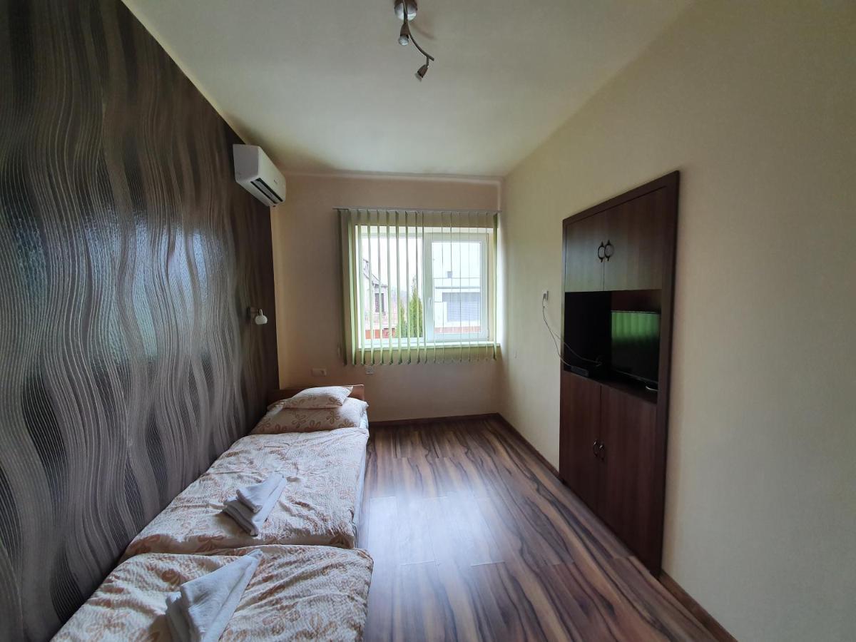 Ladik Vendeghaz Hotel Tiszafured Luaran gambar